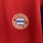 Camiseta Retro Bayern Munich Local 1993-1995 escudo.