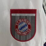Camiseta Retro Bayern Munich segunda equipacion 1996-1998 escudo-1