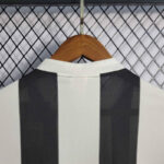 Camiseta Retro Newcastle United manga larga 1995-1997 cuello anterior