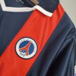 Camiseta Retro PSG Local 2001-2002 escudo.