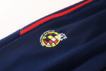 Conjunto de Buzo Azul Selección de España 2024 escudo