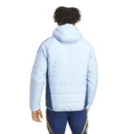 chaqueta-de-invierno-real-madrid-entrenamiento-azul-claro-2024-2025-parte-trasera