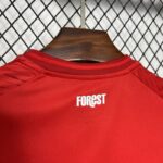 Camiseta Nottingham Forest Local 2024-2025 cuello anterior