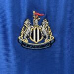 Camiseta Retro Newcastle Visitante 1998-1999 escudo