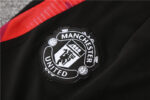 Conjunto de Buzo Manchester United Blanco 2024-2025 escudo