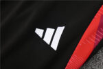 Conjunto de Buzo Manchester United Blanco 2024-2025 logo