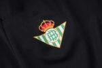 Conjunto de Buzo Real Betis Negro 2022 escudo