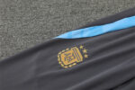 Conjunto de Buzo Selección Argentina Gris 2024-2025 escudo