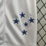 conjunto-niño-cruzeiro-primera-equipacion-2024-2025-estrellas-pantalon-corto