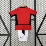 conjunto-niño-manchester-united-retro-2002-2004-parte-trasera