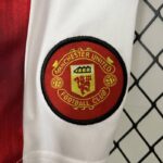 conjunto-niño-manchester-united-retro-primera-equipacion-1996-1997-escudo-pantalon-corto