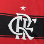 camiseta-flamengo-primera-equipacion-2025-2026-escudo