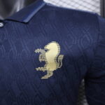 camiseta-juventus-tercera-equipacion-manga-larga-version-jugador-2024-2025-escudo