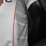 camiseta-river-plate-primera-equipacion-2024-2025-axila