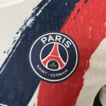 camiseta-psg-segunda-equipacion-version-jugador-2024-2025-escudo