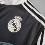 camiseta-real-madrid-tercera-equipacion-retro-manga-larga-2014-2015-escudo