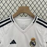 conjunto-niño-real-madrid-primera-equipacion-2024-2025-dorsal