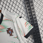 camiseta-portugal-segunda-equipacion-mujer-2025-2026-puño