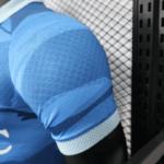 camiseta-napoli-edicion-especial-version-jugador-2025-2026-puño