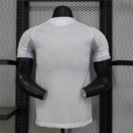 camiseta-real-madrid-primera-equipacion-version-jugador-2025-2026-parte-trasera