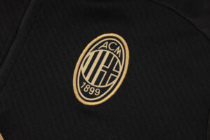 chandal-ac-milan-negro-2024-2025-escudo