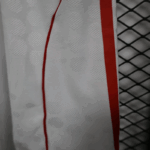 pantalon-corto-arsenal-primera-equipacion-2025-2026-lateral-izquierdo