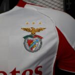 camiseta-benfica-tercera-equipacion-version-jugador-2025-2026-escudo