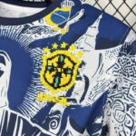 camiseta-brasil-azul-y-blanco-2025-2026-escudo