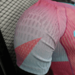 camiseta-fc-barcelona-edicion-especial-rosa-version-jugador-2025-2026-puño