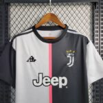 camiseta-juventus-primera-equipacion-retro-2019-2020-pecho