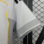 camiseta-real-madrid-primera-equipacion-mujer-2025-2026-puño