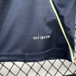 camiseta-real-madrid-segunda-equipacion-manga-larga-2025-2026-parte-inferior