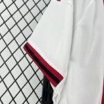 camiseta-ajax-primera-equipacion-2025-2026-puño