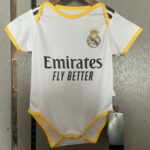 body-de-bebe-real-madrid-primera-equipacion-2025-2026
