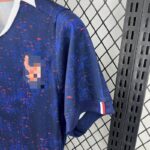 camiseta-francia-primera-equipacion-2025-2026-puño