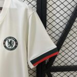 camiseta-chelsea-segunda-equipacion-2025-2026-ecudo