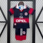 conjunto-niño-bayern-de-munich-primera-equipacion-retro-1997-1999