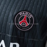 camiseta-psg-cuarta-equipacion-2025-2026-escudo