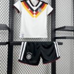 conjunto-niño-alemania-primera-equipacion-2025-2026-parte-inferior