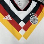 conjunto-niño-alemania-primera-equipacion-2025-2026-pecho