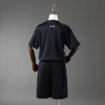 conjunto-niño-real-madrid-edicion-especial-vengadores-2025-2026-parte-trasera