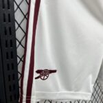 pantalon-corto-asenal-tercera-equipacion-blanco-2025-2026-parte-inferior