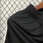 pantalon-corto-feyenoord-primera-equipacion-2025-2026-pretina