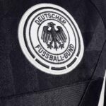 camiseta-alemania-segunda-equipacion-retro-1988-1990-escudo