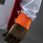 camiseta-as-roma-segunda-equipacion-manga-larga-retro-1999-2000-puño