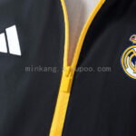 cortaviento-real-madrid-vengadores-negro-2025-2026-pecho