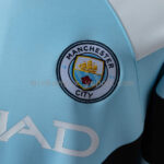 sudadera-manchester-city-manga-larga-2025-2026-escudo