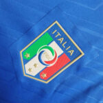 camiseta-italia-primera-equipacion-retro-2012-escudo