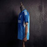 camiseta-liverpool-portero-azul-2025-2026-lateral