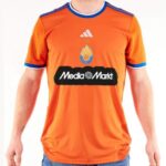 camiseta-saiyans-primera-equipacion-2025